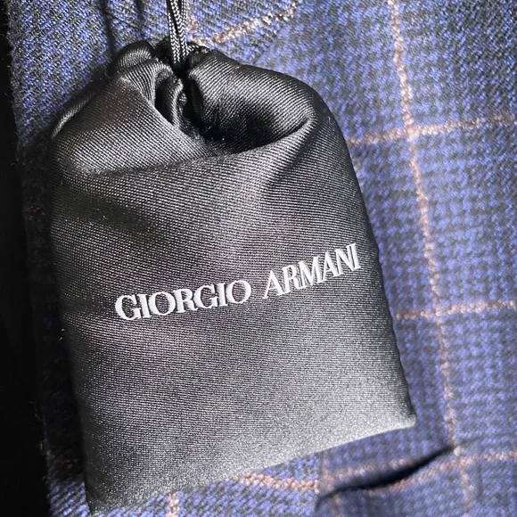 Giorgio Armani Men’s blazer size 58R- blue with brown detail